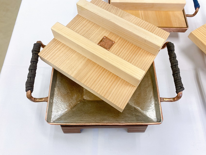 新しく開発された仙台銅壺・せり鍋