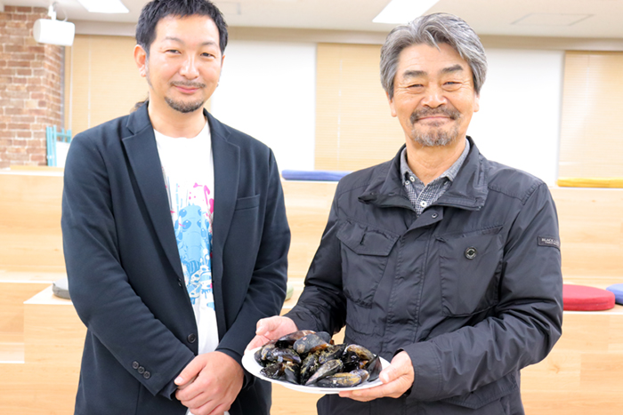 （右）三陸漁師の会社「海遊」代表：伊藤さん、（左）広報：草野さん