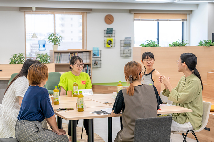 座談会の様子　全体03