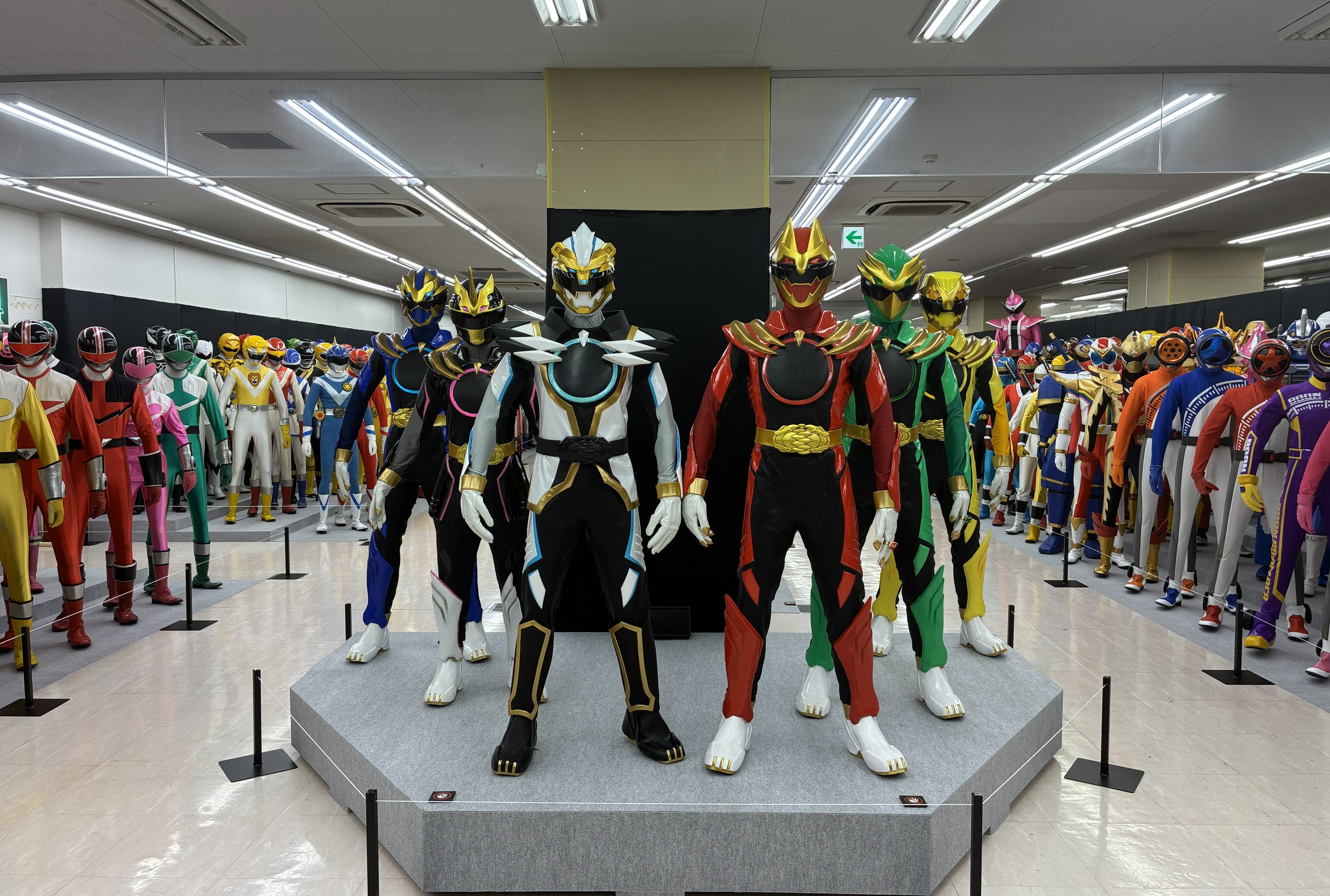 全スーパー戦隊展　ヒーロー展示