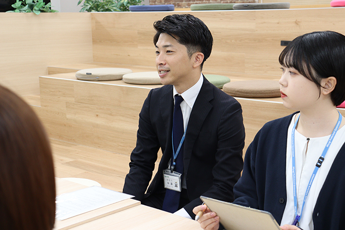 座談会イメージ02