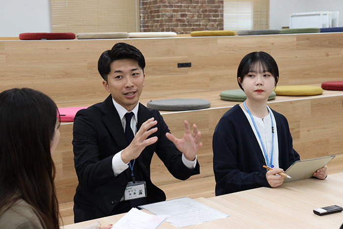 座談会イメージ05