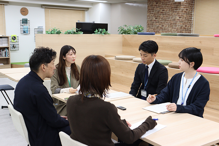 座談会イメージ07