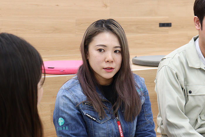 座談会イメージ05