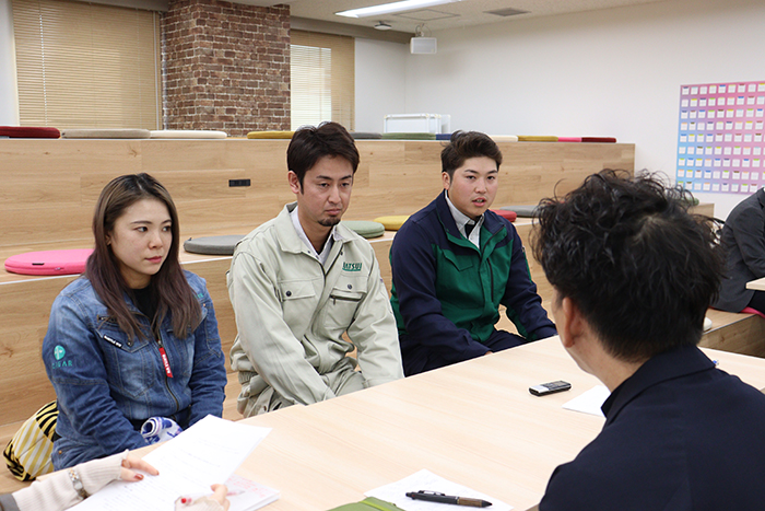 座談会イメージ08