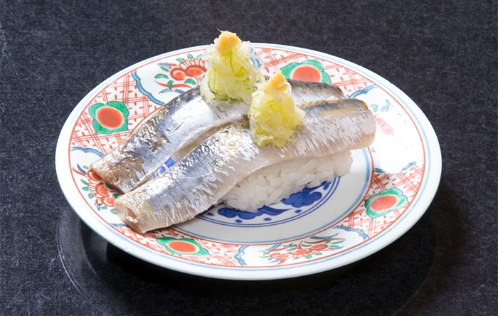旨さ廻る回転寿司　八食市場寿司