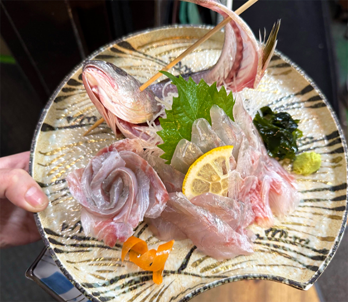 ももどり駅前食堂